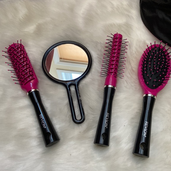 NWOT Revlon styling tools with travel pouch - Picture 2 of 6